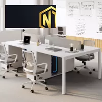 Bàn nhóm làm việc chung cho các nhân viên đơn giản hiện đại